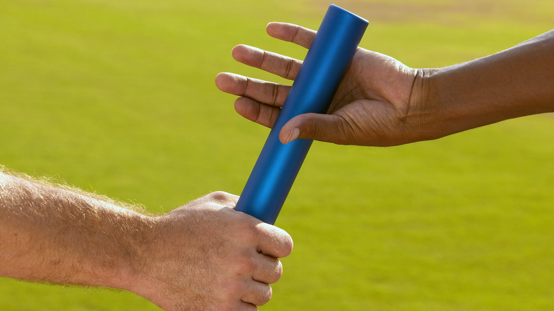 凝聚胜利的“团队力量”，万众一心迎冠军，凝聚团队力量视频