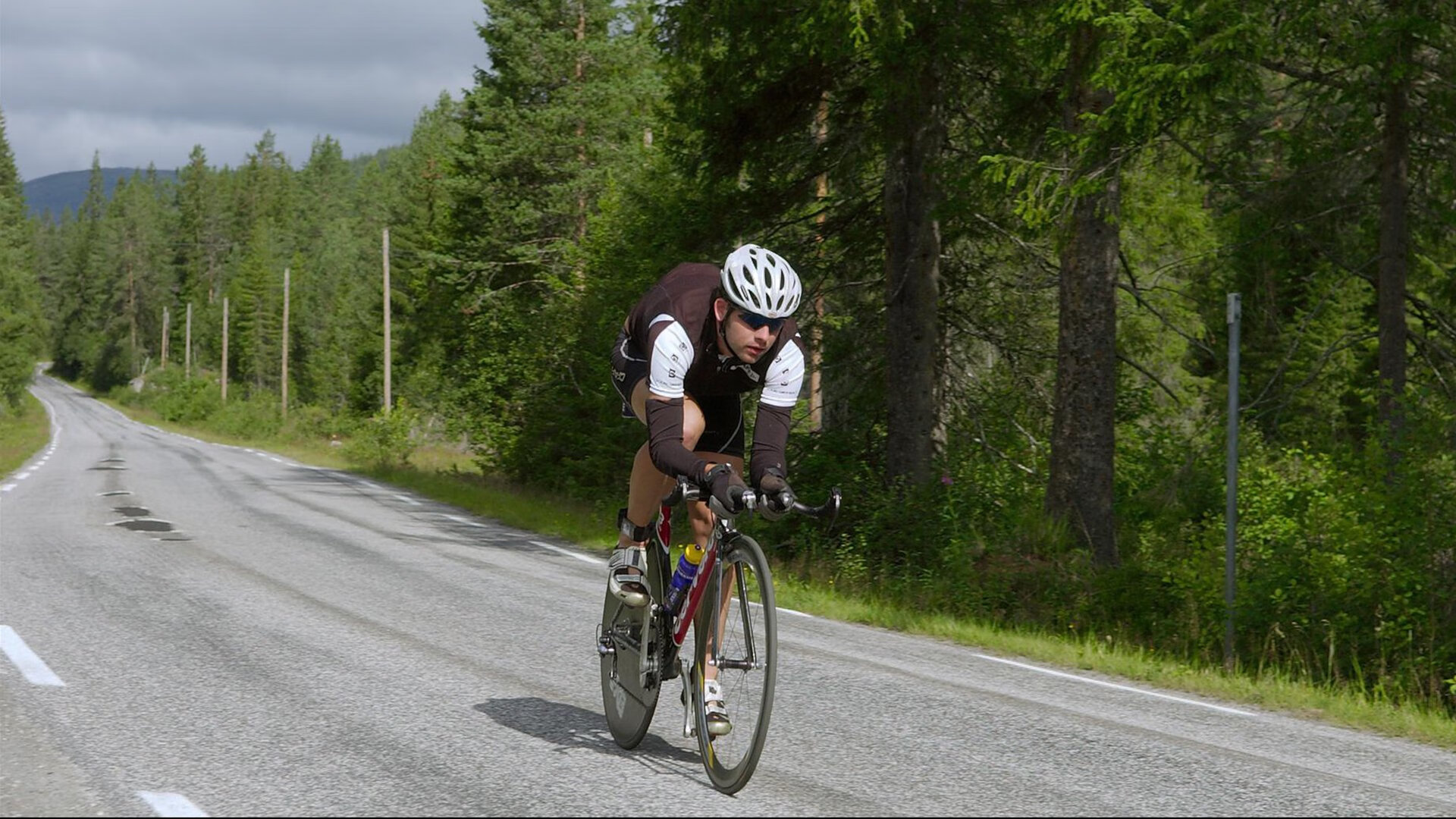 赛事临时变更：应对突发天气的随机应变，临时改变怎么解释
