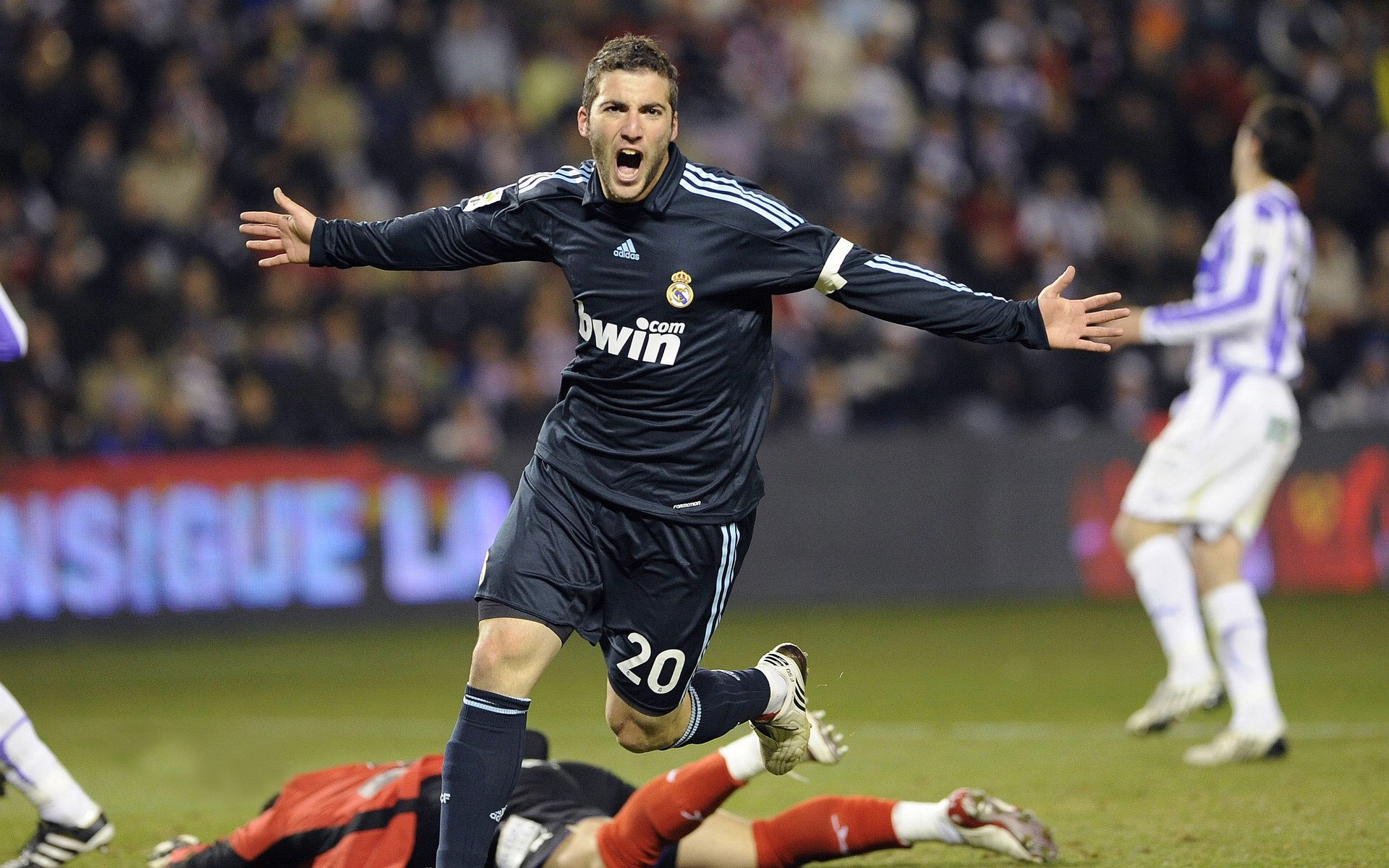 逆境战士：那些用行动书写奇迹的战队，逆境逆战逆行作文